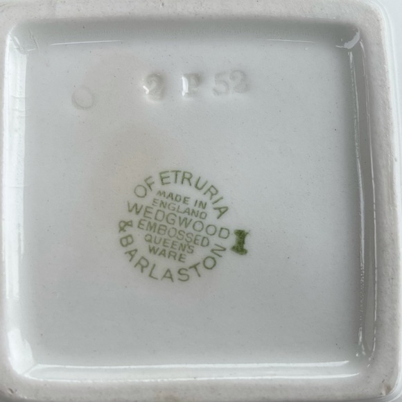 Wedgwood Pink on Cream Queensware Square Dish - Picture 7 of 8